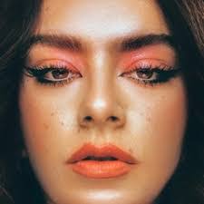 Laila King's Instagram, Twitter & Facebook