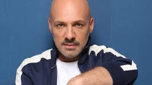 Jul 20, 2021 · η κάμερα του mega τους ακολούθησε στα παρασκήνια και λίγο πριν βγουν στο τηλεοπτικό πλατό και κατέγραψε τις προετοιμασίες τους! Ayto Einai To Neo Spiti Toy Nikoy Moytsina Poy To Latrepse Fwto