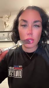 Desiree Obrien's Instagram, Twitter & Facebook