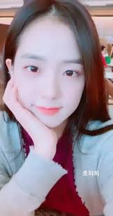 Lisa Mino's Instagram, Twitter & Facebook