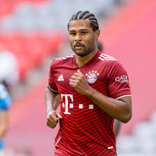 Mats julian hummels (* 16.dezember 1988 in bergisch gladbach) ist ein deutscher fußballspieler auf der position des innenverteidigers.nachdem er beim fc bayern münchen alle jugendmannschaften durchlaufen hatte, spielte er ab 2008 mehr als acht jahre lang für borussia dortmund, bevor er 2016 für drei spielzeiten zum fc bayern zurückkehrte. Frustrated Serge Gnabry Not Happy With Bayern Munich Loss To Napoli Bavarian Football Works