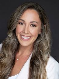 Raquel Hyde's Instagram, Twitter & Facebook