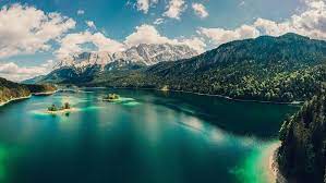 Recharge those batteries at one of our contemporary wellness resorts or on a long and relaxing walk through the beautiful bavarian countryside. Wow Das Sind Die Schonsten Seen In Bayern Mit Karte