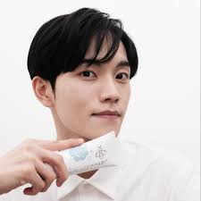 Bee White Foam Cleanser