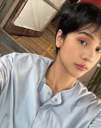 Gaya Anya Geraldine Tampil Dengan Rambut Bondol, Dipuji Netizen 'Ganteng'