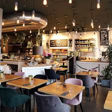 Restaurant Deli Rose Garden In Mitte Berlin Creme Guides In 2020 Cafe Restaurant Gesundes Abendessen