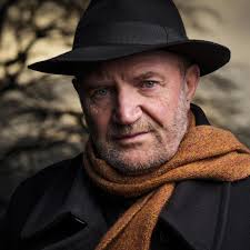 Close Up: Douglas Corrance