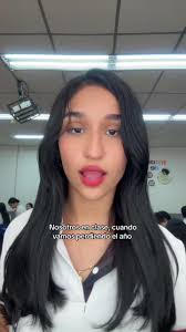 Momentos divertidos en el colegio con amigas