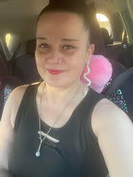 Come play with the Queen of Karaoke! Show kicks off at 6pm!!!!! Going till  9:30p Lantana & Jog Red Crab! Cannot wait to see the beautiful  faces!❤️🫶💋👑🦀 @everyone