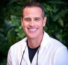 Tim Lyons's Instagram, Twitter & Facebook