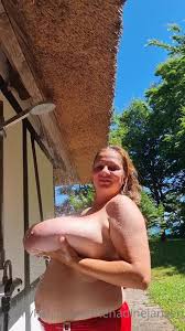 Watch online Nadine jansen aka Thenadinejansen OnlyFans - I love to shower  outside if someone wants to make me happy, they can give me the solar shower  on X-video