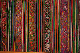 Türkiye'de halı ve kilim dokumacılığı, en çok hereke, uşak ve bergama yörelerinde yaygındır. El Dokuma Halilari Geleneksel Turk Sanati