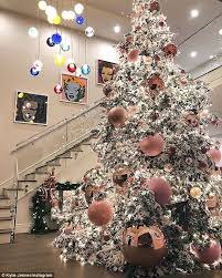 Kylie Jenner Shares Image Of Pink Themed Christmas Tree Rose Gold Christmas Decorations Rose Gold Christmas Christmas Tree Decorations