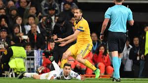 Giorgio chiellini continua a far discutere con la sua autobiografia. Chiellini You Pay Sbagliai Ma Quel Rigore Non Esiste Fallo Ramos Su Salah Colpo Da Maestro Eurosport