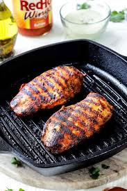 Showing How To Make Buffalo Chicken Recipe By Grilling Chicken On Indoor Grill Pan Grilled Chicken Recipes Chicken Recipes Indoor Grill Recipes