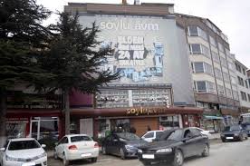 2 ölü, 3 yaralı amasya'da tır ile hafif ticari aracın çarpışması sonucu meydana gelen kazada 2 kişi öldü, 3 kişi yaralandı. Amasya Da Alisveris Merkezindeki Yangin Son Dakika Haberleri