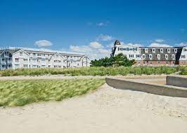 Luxury Newport Beachfront Hotel Beachfront Hotels Beach Hotels Rhode Island Family