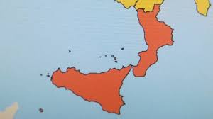 Da lunedì 11 gennaio = ciascuna regione avrà il colore che si merita, cioè la dentro il proprio comune, sempre nel rispetto degli orari di coprifuoco, si può fare liberamente visita a chi si vuole, così come ci si può spostare. Calabria E Sicilia Zona Arancione Sino Al 15 Gennaio Spostamenti Bar Negozi Scuole Ecco Cosa Si Puo Fare Gazzetta Del Sud