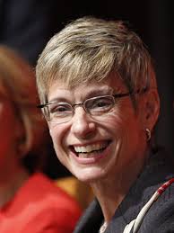 Beth Garrett's Instagram, Twitter & Facebook