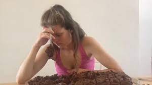 Former Anorexic Eats Cake Big Enough For 40 People - YouTube