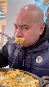 What you like in your Mac and cheese, comment down below and tell me what’s  your favorite Mac and cheese toppings and by the way you got to stop by  @macshackny #Foodie, #FoodPorn, #FoodLovers, ...