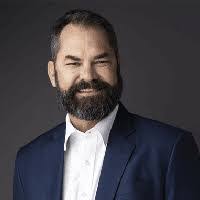 Kris Mchugh's Instagram, Twitter & Facebook