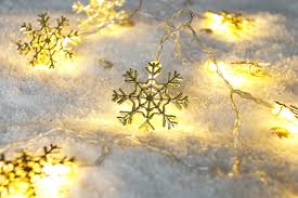 Alexey kljatov a reușit să impresioneze cu fotografiile chiar și oamenii de știință, care credeau că nu se pot realiza imagini atât de clare cu un aparat de fotografiat improvizat. Dedeman Instalatie Fulg Nea Craciun 10 Led Uri Cu Lumina Calda Auriu Interior Alimentare Baterii Dedicat Planurilor Tale