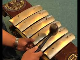Idiofon (idiophone) adalah sebuah alat musik bedasarkan instrument yang sumber bunyinya berasal dari bahan dasar alat musik itu sendiri. Saron Baron Gamelan Melayu Youtube