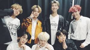 Bts dikenal aktif berbagi kegiatan mereka dan menyapa para army, sebutan untuk penggemar baca juga: Biodata Bts Profil Fakta Foto Member Bts Terbaru Lengkap