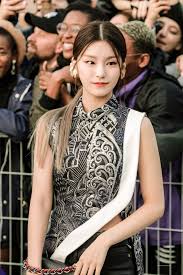 Pin Oleh Sabrina Michele Di Hwang Yeji Selebritas Gadis Korea Gambar