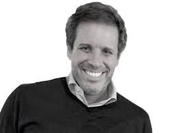 Quién es Gastón, el hermano de Facundo Manes que presidirá la Convención de  la UCR