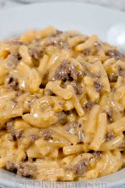 His lunch consisted of a plate of potatoes with meat, an apple, ice cream, a hamburger and cheese. Easy Cheesy Beef Mac Recipe Cdkitchen Com