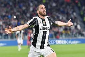 Nalurinya mengatakan bahwa kedua anaknya itu masih hidup, dan bahwa pertemuannya dengan mereka sudah semakin dekat. Bonucci Kembali Pulang Ke Pangkuan Nyonya Tua Republika Online