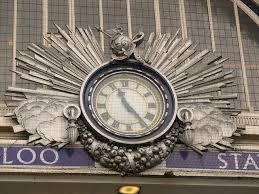 Main Entrance To London Waterloo Train Station Reloj Londres Reino Unido