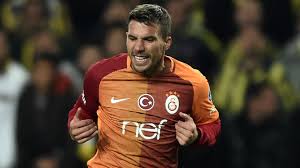 Galatasaray'ın eski futbolcusu lukas podolski, fenerbahçelileri kızdıracak bir paylaşım yaptı. Lukas Podgoalski Gala Forward Nets Five Amid J League Links
