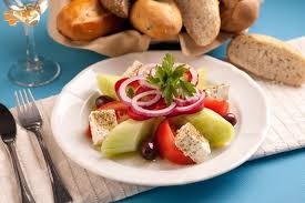 3 Idees Et 1 Bonus De Salades Composees Cuisine Recettes Zenidees Salades Composees Salade Salade Grecque
