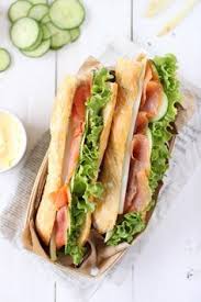 Sandwich Au Saumon Fume Concombre Asperge Salade Et Beurre D Agrumes Recipe Smoked Salmon Sandwich Salmon Sandwich Food