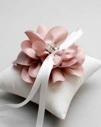 Pin By Boosy Fared On G Ring Pillow Wedding Wedding Ring Box Pink Ring Pillow