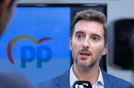 Víctor Soler volverá a Les Corts: Mazón le incluye en un puesto destacado  de 'su' lista