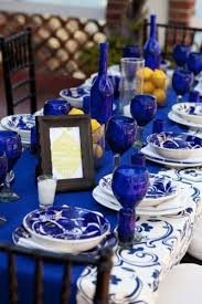Mediterranean Wedding 32 Original Winter Table Decor Ideas Digsdigs Blue Table Settings Cobalt Blue Weddings Blue Table