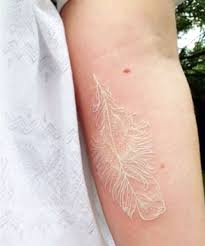 1,479 likes · 2 talking about this · 378 were here. Weisses Feder Tattoo Auf Dem Unterarm
