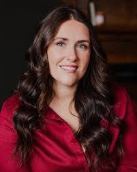 Robyn Macdonald's Instagram, Twitter & Facebook