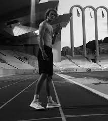 Professional tennis player alexander zverev is the smaller brother of another tennis player, mischa zverev.the player stands tall at a height of 6 feet 6 inches and enjoys a pretty impressive net worth. Alexander Zverev Bio Wiki Net Worth Dating Girlfriend Age