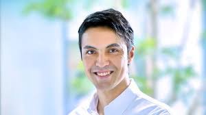 Sean Kerr's Instagram, Twitter & Facebook