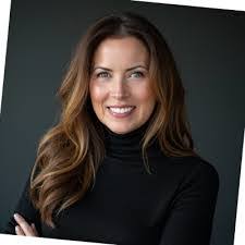 Lauri Gallagher's Instagram, Twitter & Facebook