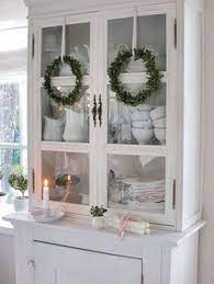 karacsony utan is meseszep a hofeher dekoracio az otthon szepsege deko wohnzimmer weihnachten fensterbank dekorieren weihnachten dekoration