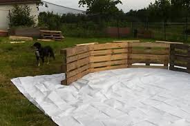 Du Musst Nur Paletten Im Kreis Aufstellen Und Kannst Dir So Fast Einen Traum Erfullen Diy Schwimmbad Pool Selber Bauen Gartenpools