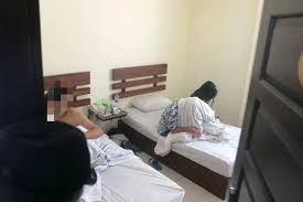 Explore tweets of indo viral hot @indoviralhot18 on twitter. Siang Bolong Kakak Adik Kedapatan Mesum Di Hotel Fajar