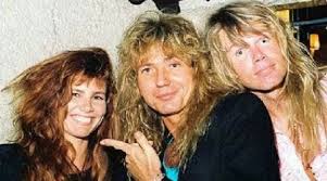 Julie tawny kitaen, an actress who vamped it up in a number of popular music videos in the kitaen appeared in various music videos for british rock band whitesnake and american glam metal. Tawny Kitaen And David Coverdale Dating Gossip News Photos