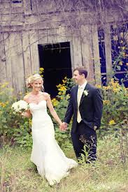 Hidden Barn At Dara S Garden Spring Wedding In Knoxville Knoxville Wedding Venue Knoxville Wedding Wedding
